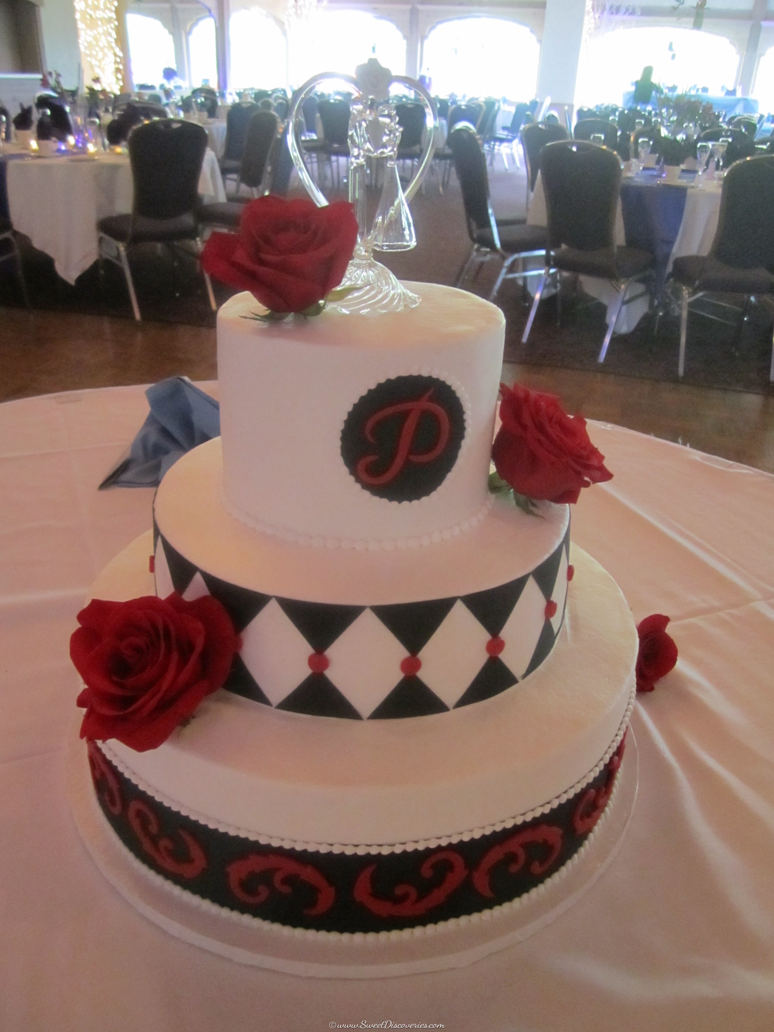 Alice in wonderland themed wedding cakes