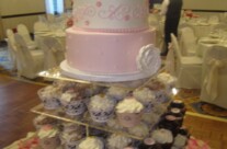 Meghan’s Classic Cake and Cupcake Wedding